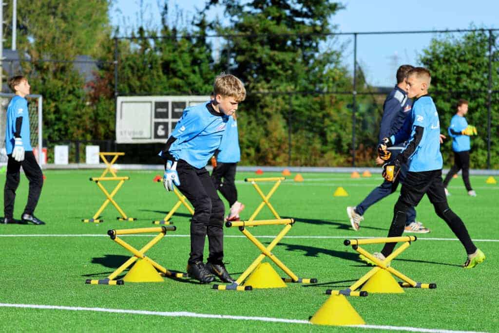 Jeugdkeepers tijdens een keeperstraining op een Keepersaction-locatie in Gelderland